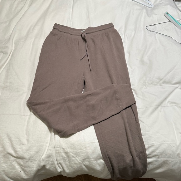 SUNDAY BEST Aritzia sweatsuit in taupe - Picture 6 of 6